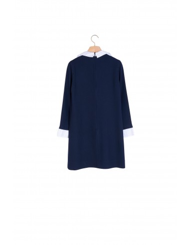 Robe trapèze avec un col chemise en stock